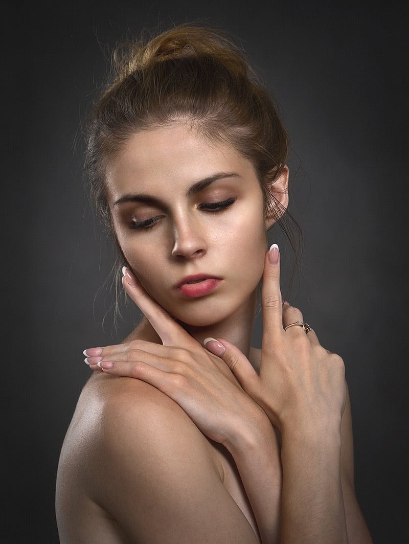 Young actress in a glamorous pose